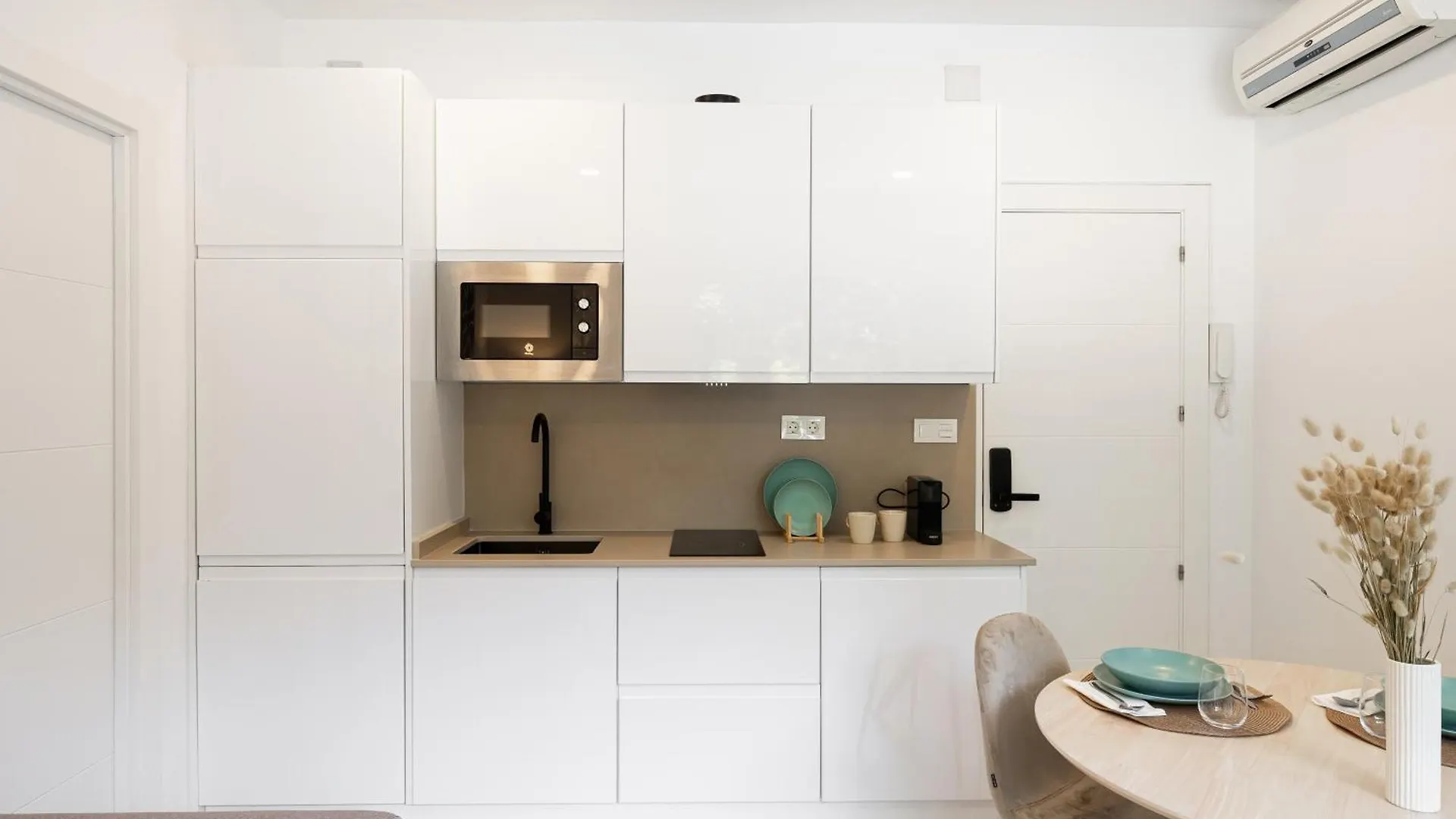 First Line, Sea Views, Verde Y Mar By Mellow Malaga Apartment